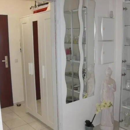 Studio Fuer 2 Personen Ca 30 Qm In Buesum, Nordseekueste Deutschland Kreis Dithmarschen *